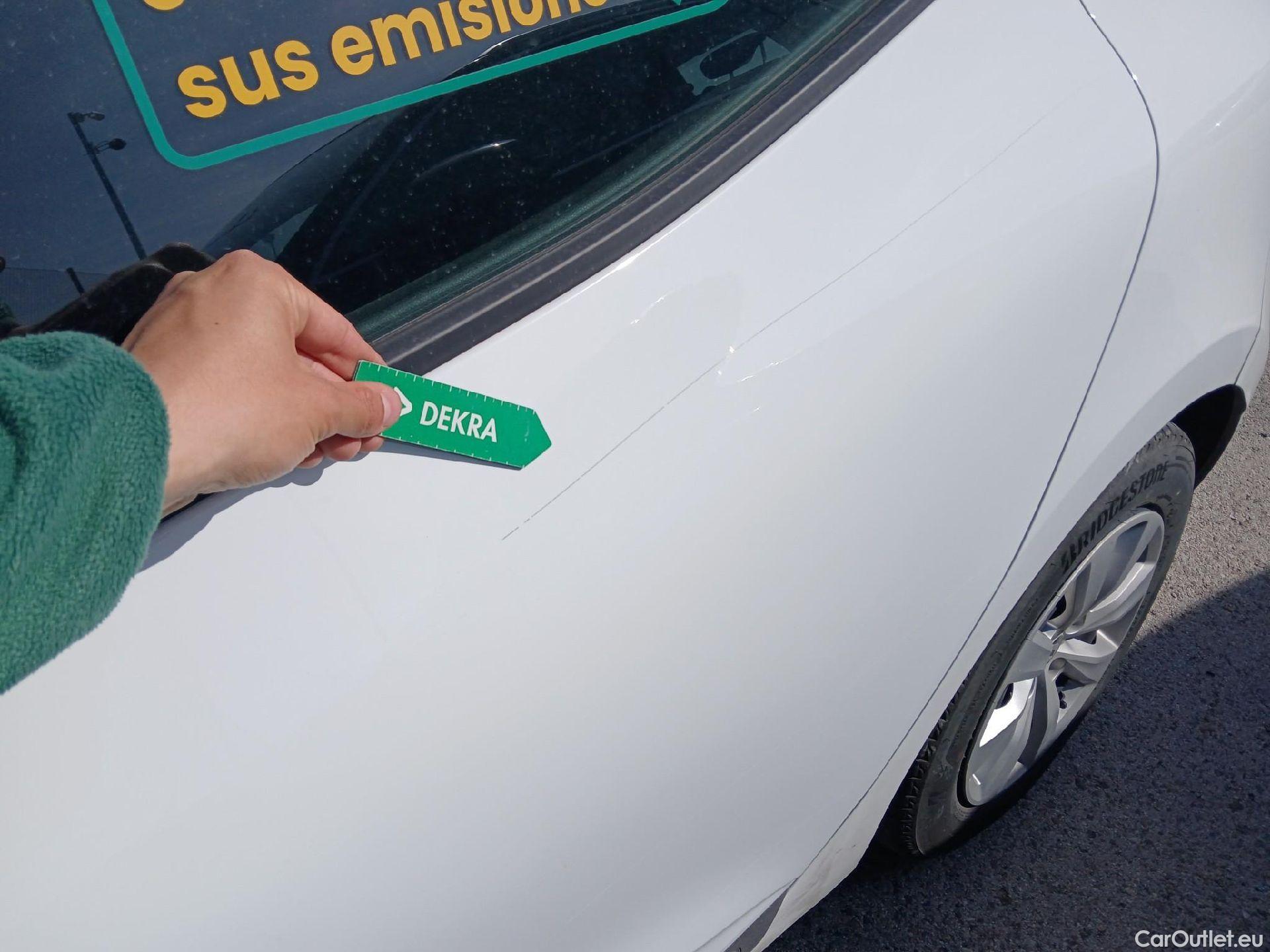  Renault  Clio RENAULT  / 2019 / 5P / berlina con portón Business Blue dCi 74kW (100CV) #22