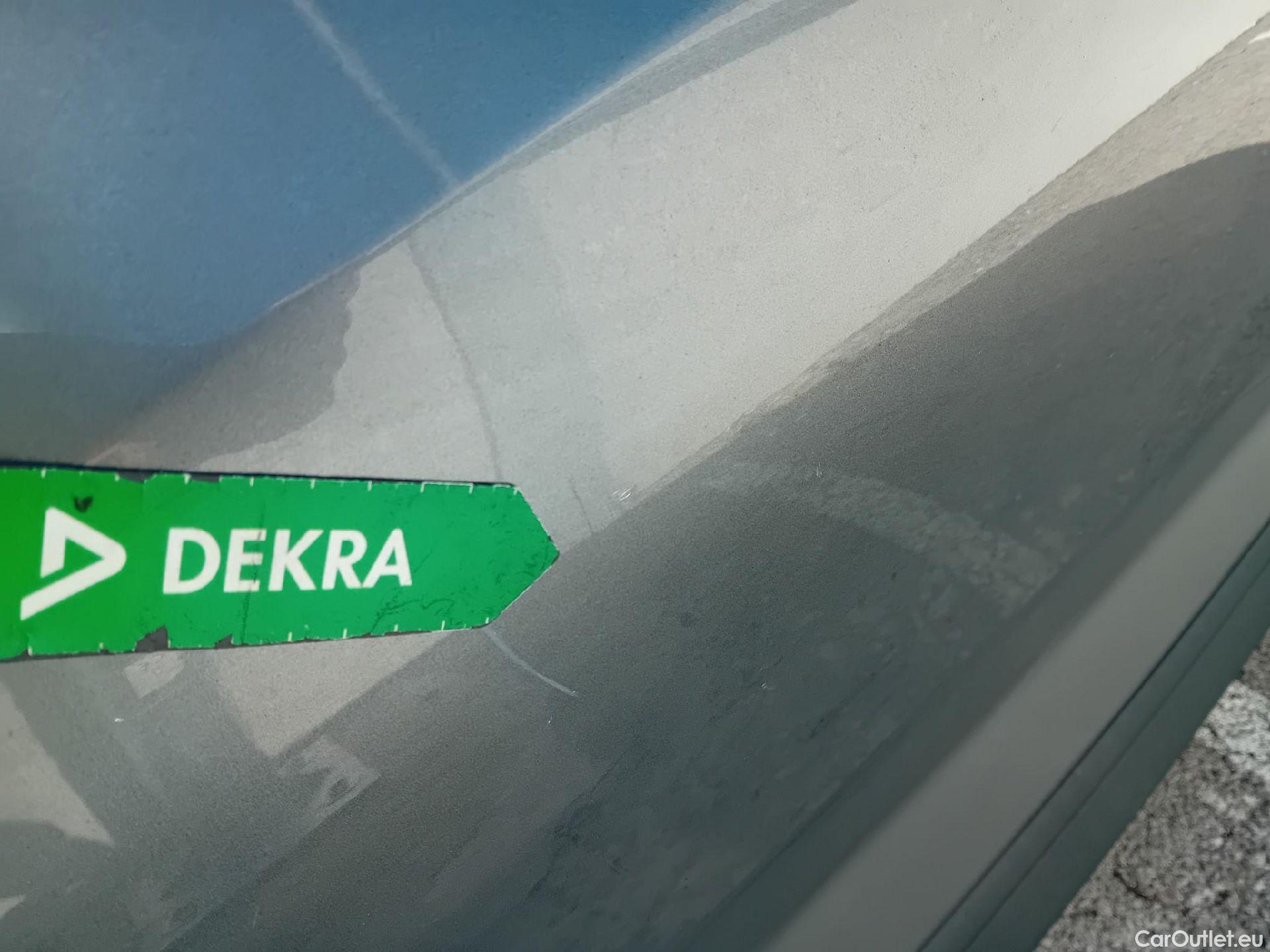  Nissan  Juke NISSAN  / 2019 / 5P / crossover DIG-T 84 kW (114 CV) DCT 7 V N-Connecta (AC2) #5