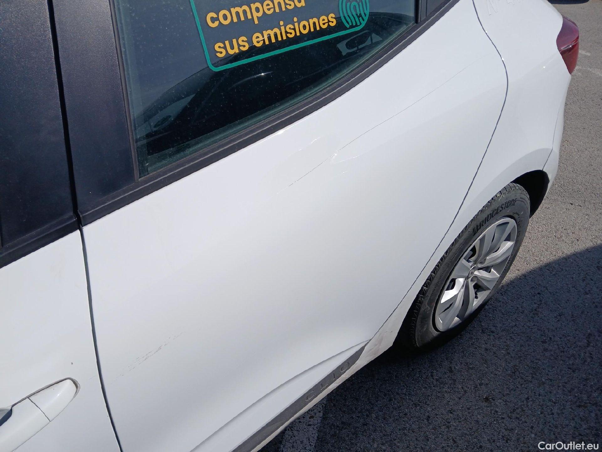  Renault  Clio RENAULT  / 2019 / 5P / berlina con portón Business Blue dCi 74kW (100CV) #23