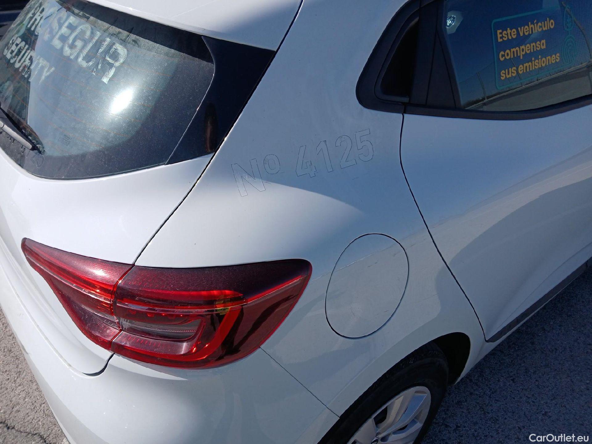  Renault  Clio RENAULT  / 2019 / 5P / berlina con portón Business Blue dCi 74kW (100CV) #28