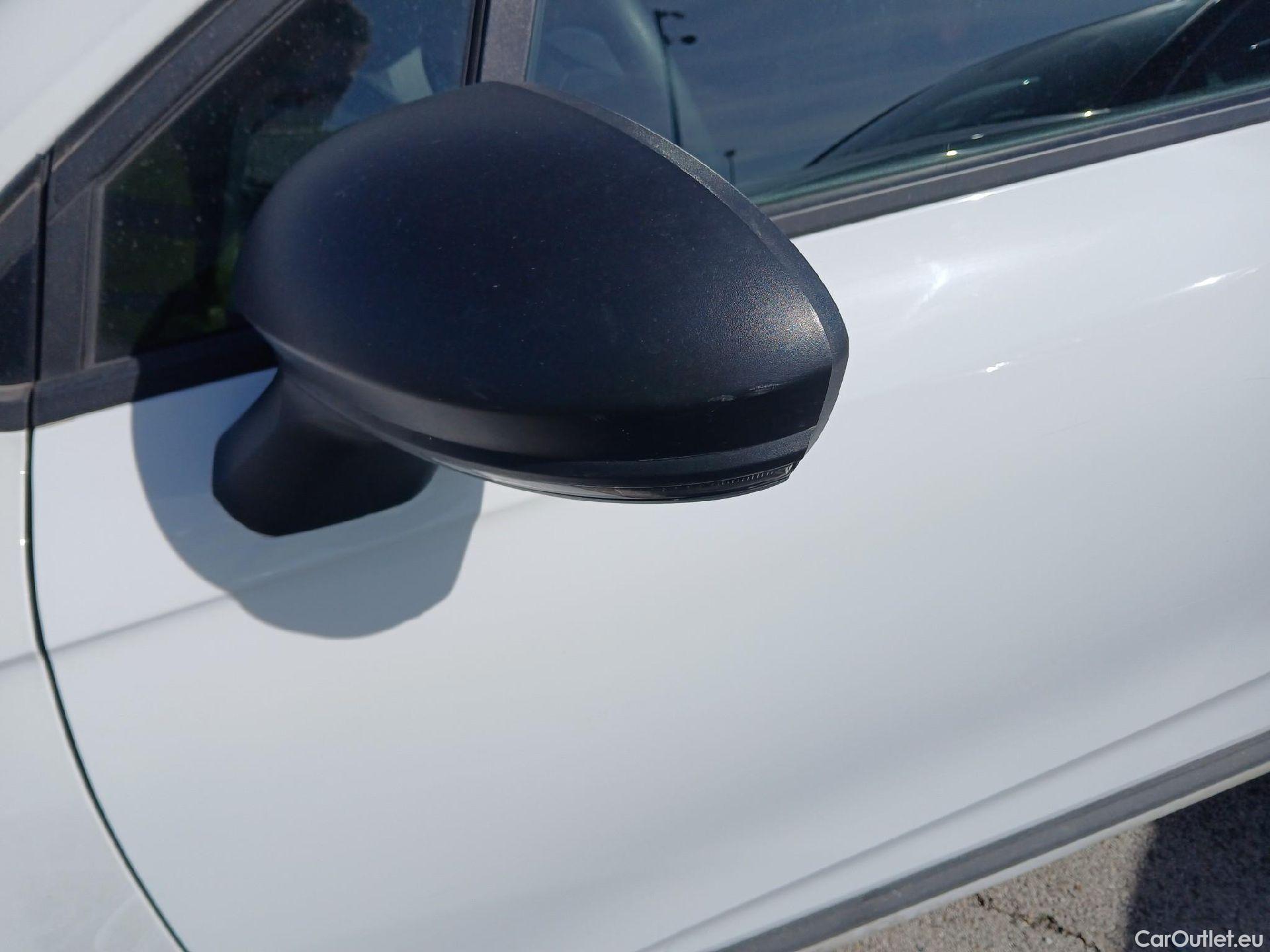  Renault  Clio RENAULT  / 2019 / 5P / berlina con portón Business Blue dCi 74kW (100CV) #14