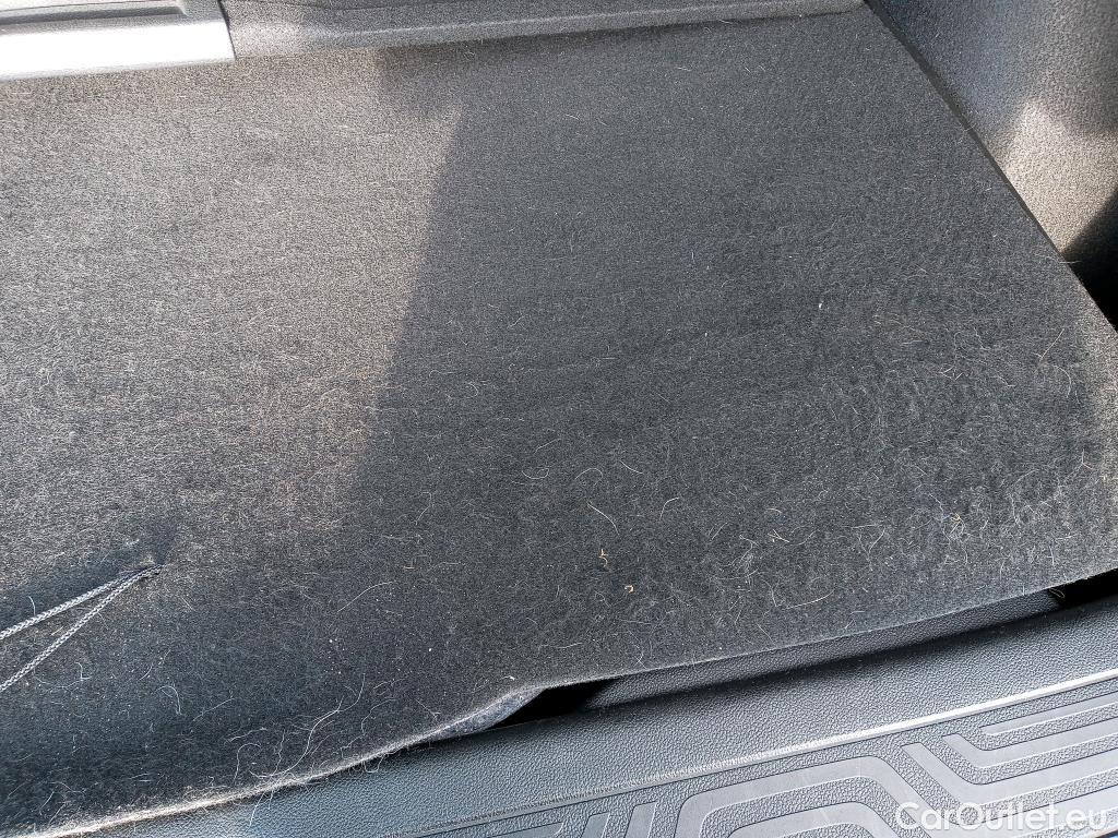  Renault  Kadjar RENAULT  / 2019 / 5P / crossover Intens Blue dCi 85kW (115CV) #4