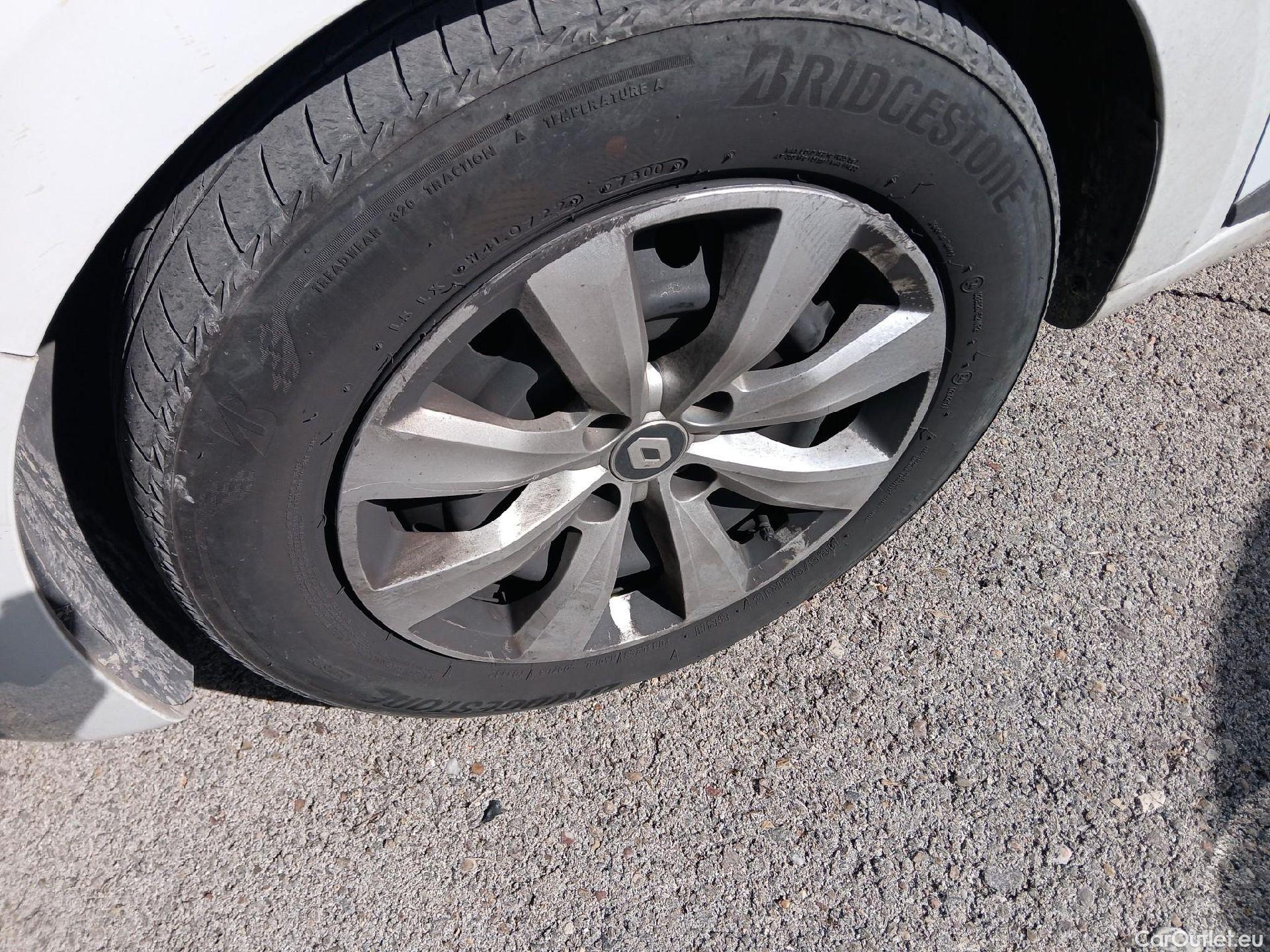  Renault  Clio RENAULT  / 2019 / 5P / berlina con portón Business Blue dCi 74kW (100CV) #18