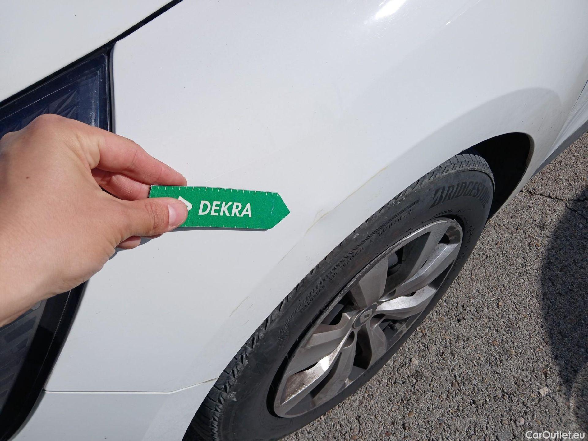  Renault  Clio RENAULT  / 2019 / 5P / berlina con portón Business Blue dCi 74kW (100CV) #16