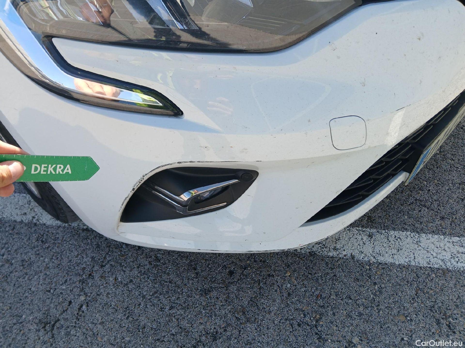  Renault  Clio RENAULT  / 2019 / 5P / berlina con portón Business Blue dCi 74kW (100CV) #6