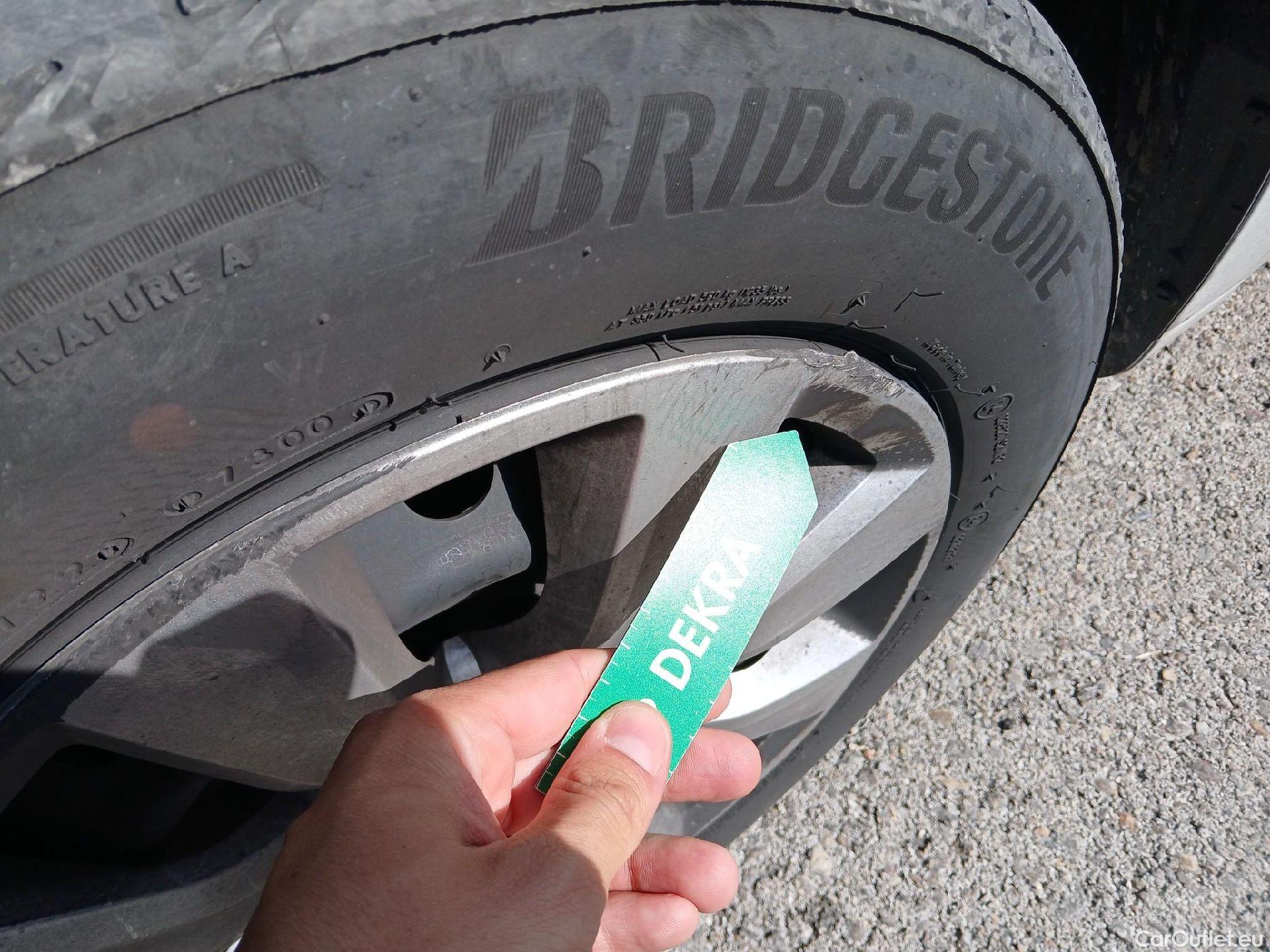  Renault  Clio RENAULT  / 2019 / 5P / berlina con portón Business Blue dCi 74kW (100CV) #19