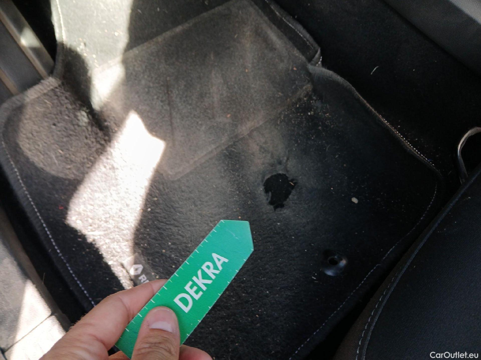  Renault  Clio RENAULT  / 2019 / 5P / berlina con portón Business Blue dCi 74kW (100CV) #4