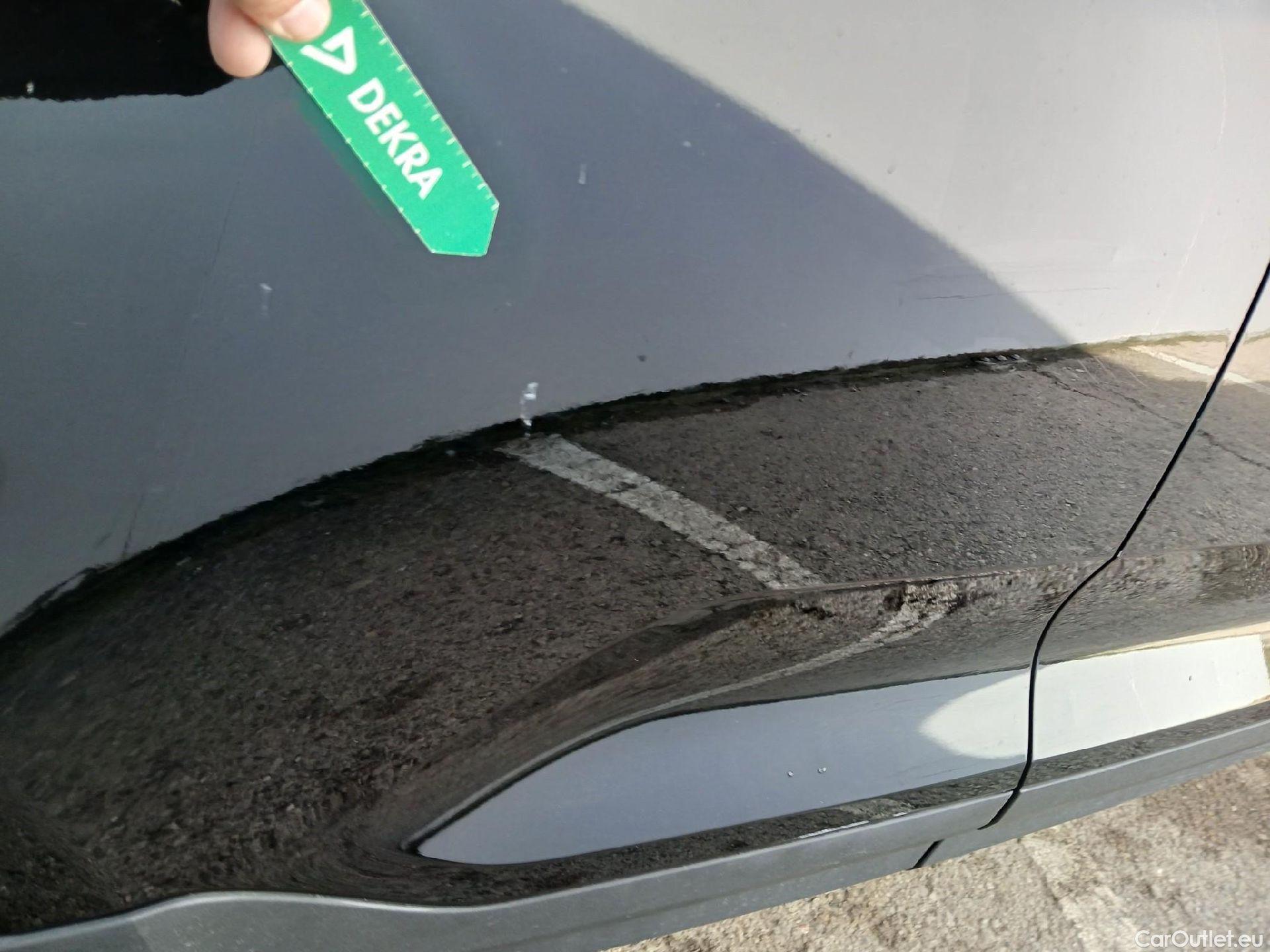  Volvo  XC 40 VOLVO XC40 / 2017 / 5P / todoterreno 1.5 T4 Twin Recharge R-Design Exp Auto #35