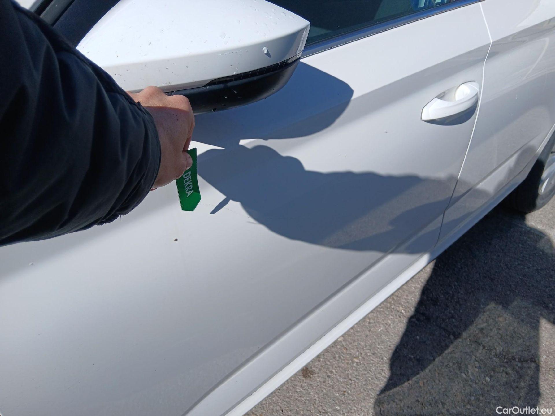  Skoda  KAMIQ SKODA  1.0 TSI 81kW (110CV) DSG Ambition #8