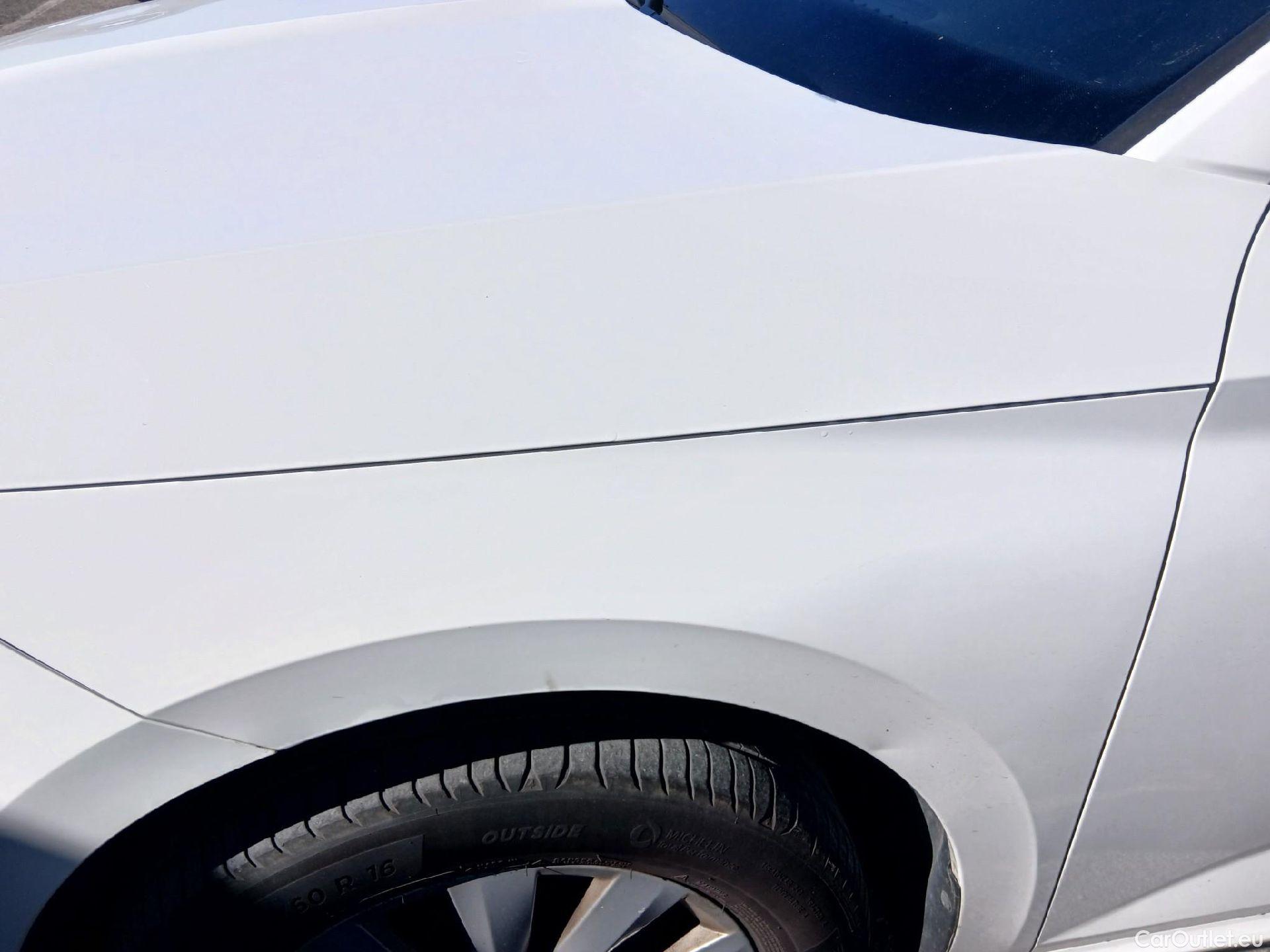  Skoda  KAMIQ SKODA  1.0 TSI 81kW (110CV) DSG Ambition #6