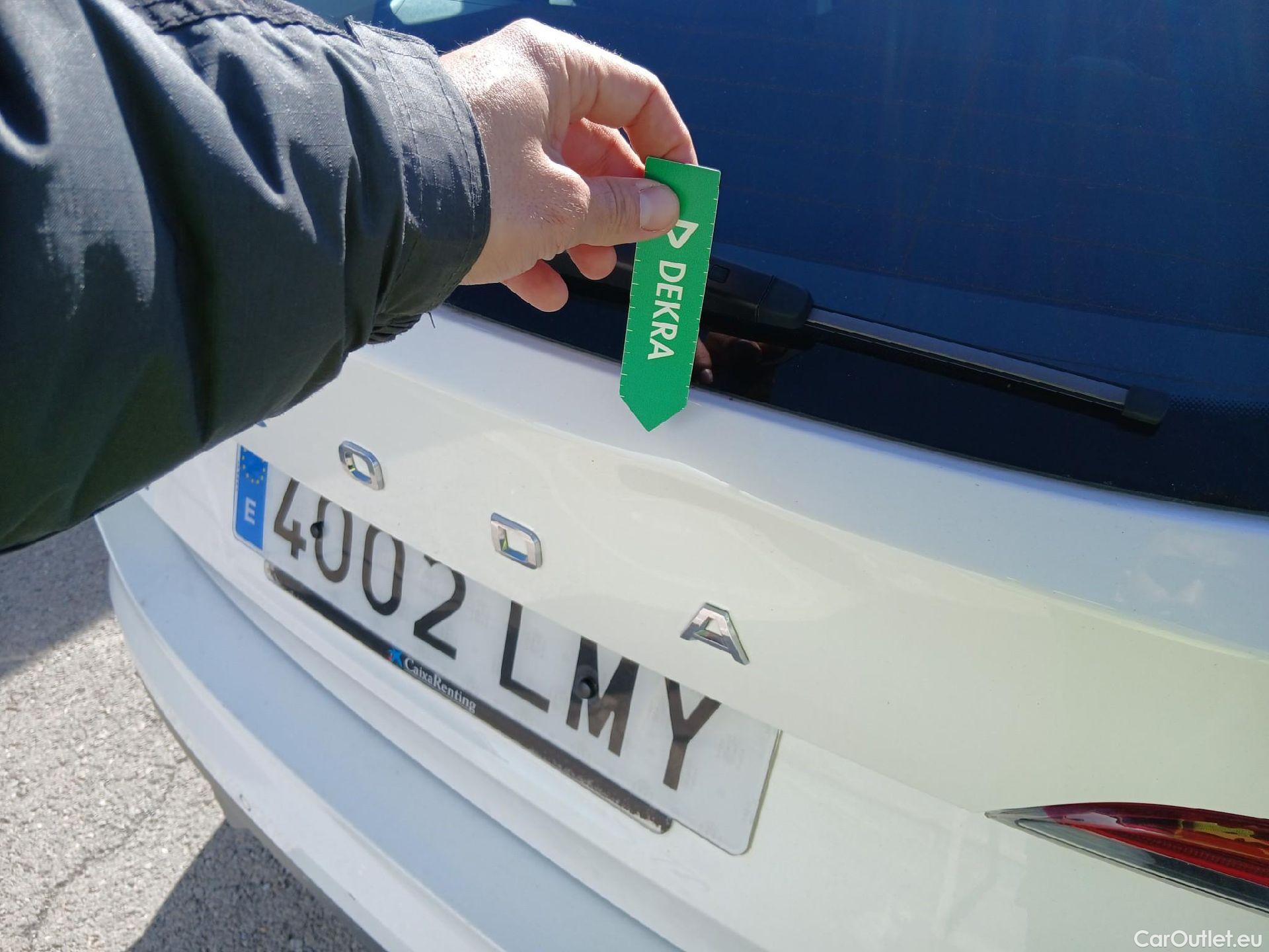  Skoda  KAMIQ SKODA  1.0 TSI 81kW (110CV) DSG Ambition #17