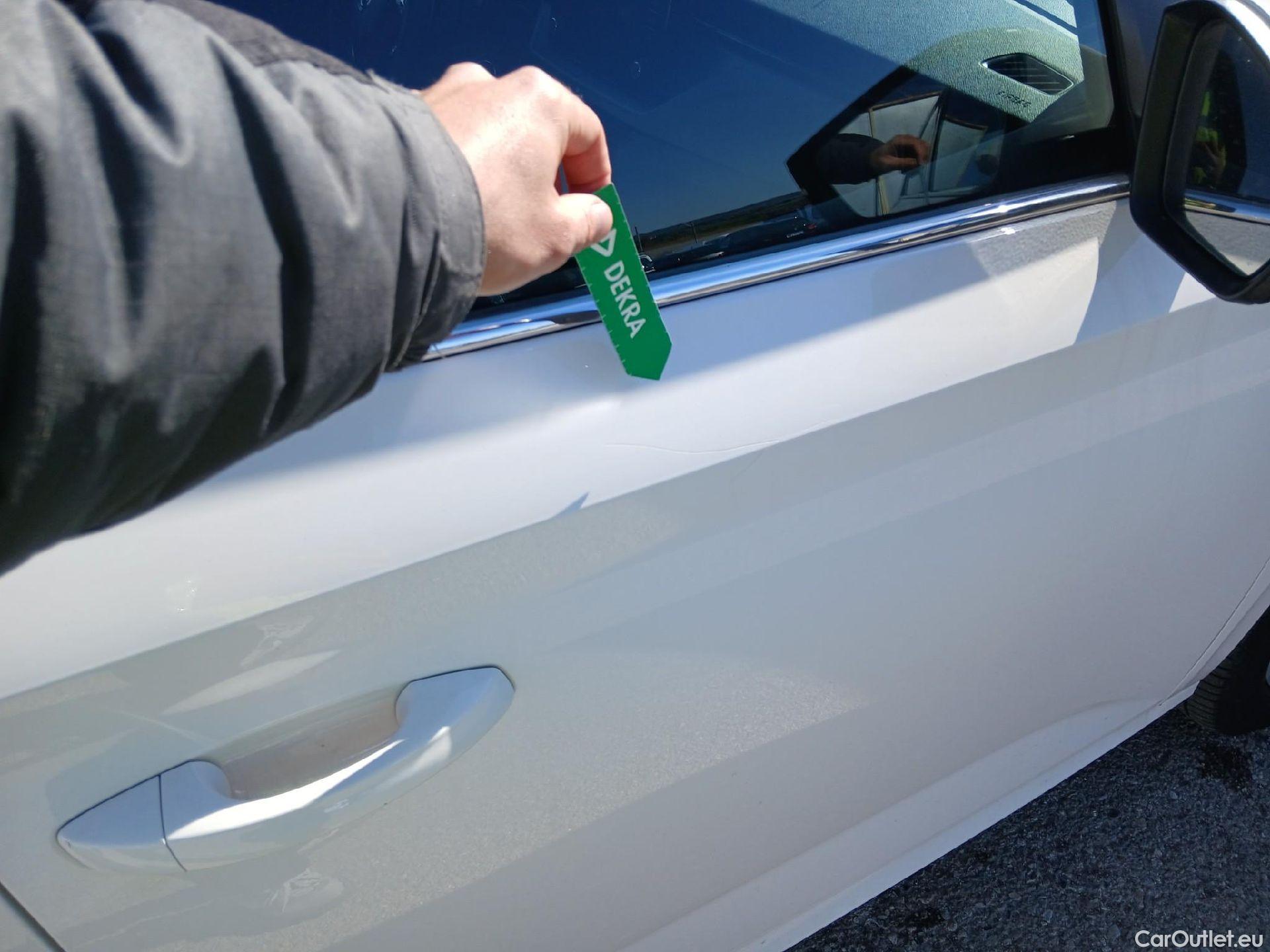  Skoda  KAMIQ SKODA  1.0 TSI 81kW (110CV) DSG Ambition #23