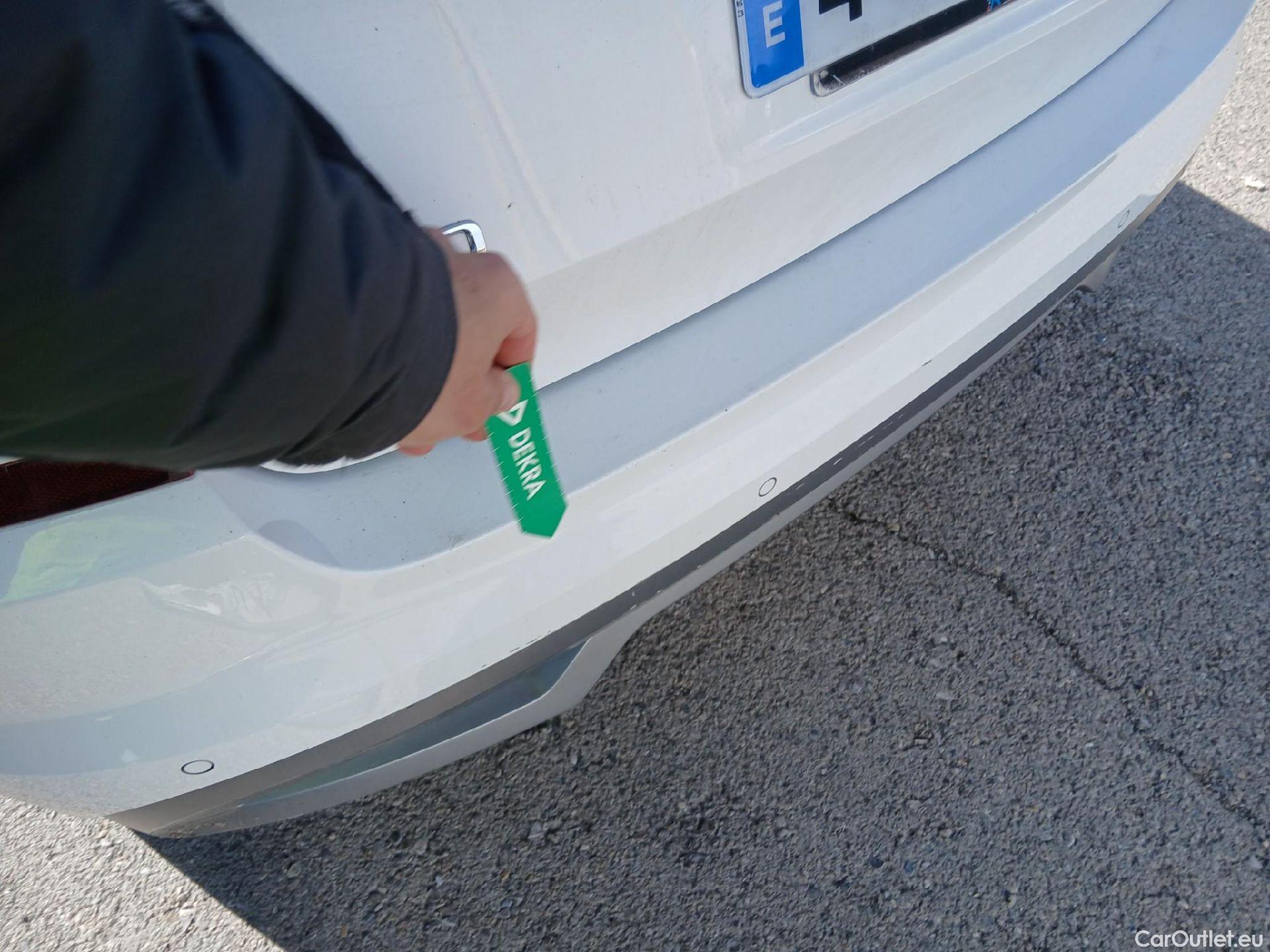  Skoda  KAMIQ SKODA  1.0 TSI 81kW (110CV) DSG Ambition #14