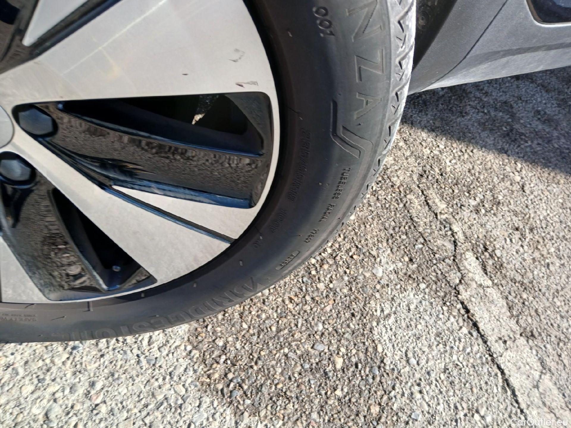  Volvo  XC 40 VOLVO XC40 / 2017 / 5P / todoterreno 1.5 T4 Twin Recharge R-Design Exp Auto #14