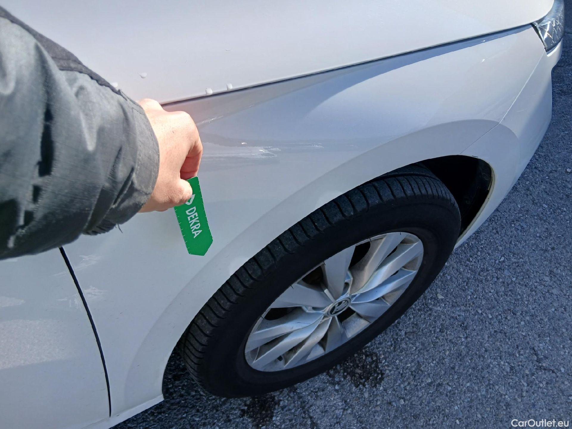  Skoda  KAMIQ SKODA  1.0 TSI 81kW (110CV) DSG Ambition #26