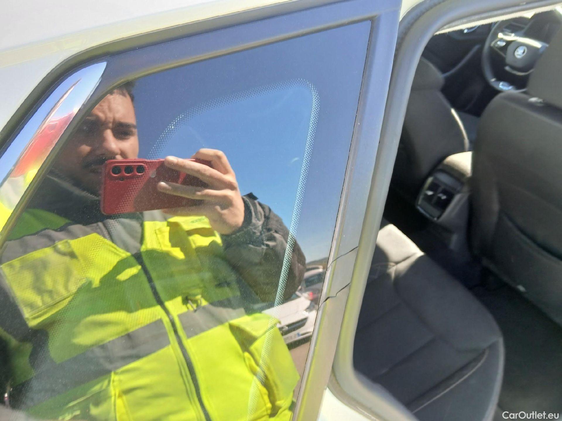  Skoda  KAMIQ SKODA  1.0 TSI 81kW (110CV) DSG Ambition #31