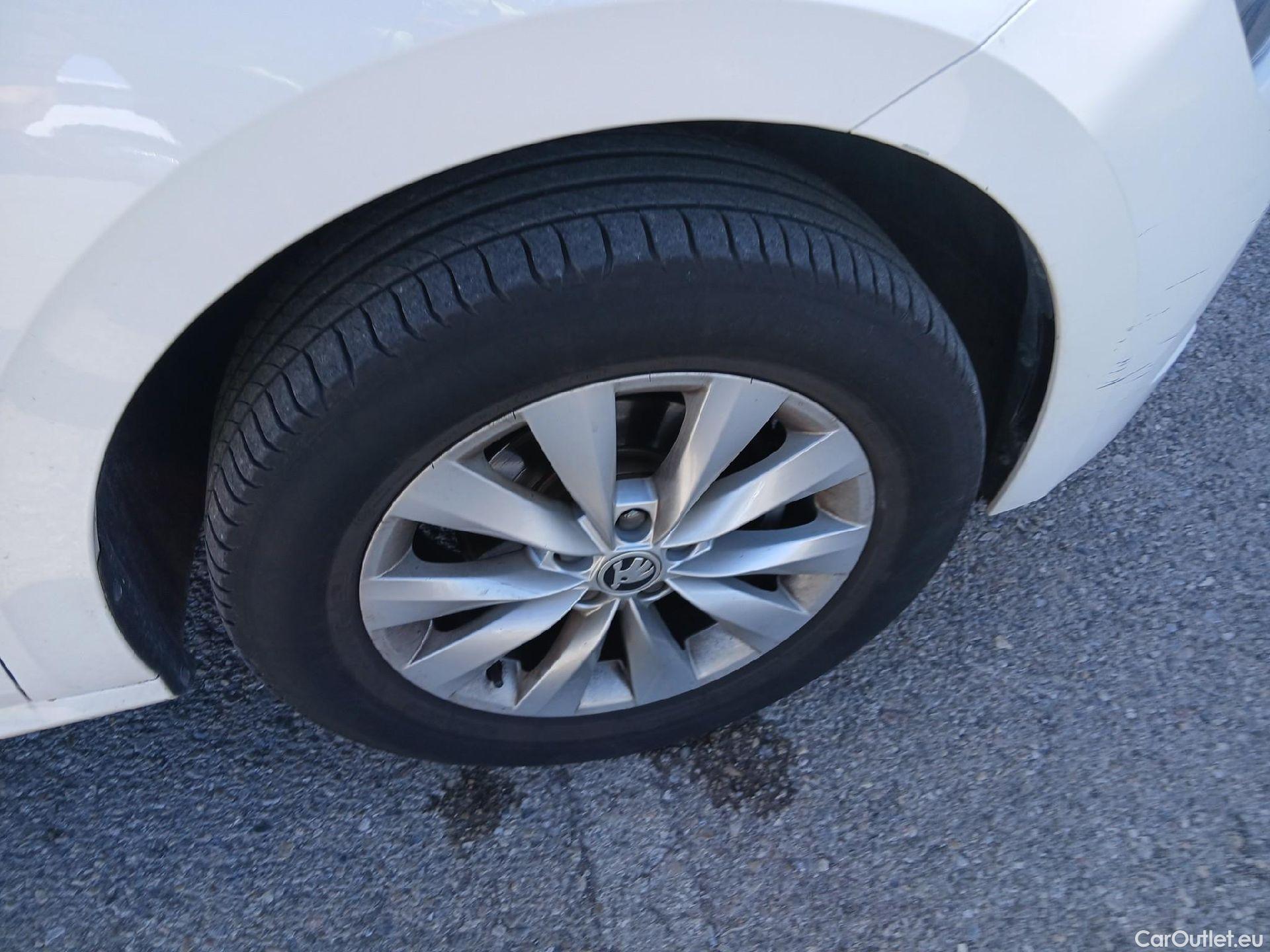  Skoda  KAMIQ SKODA  1.0 TSI 81kW (110CV) DSG Ambition #27