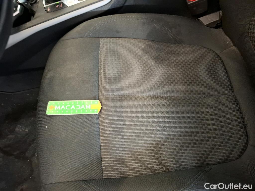  Bmw  Serie 1 Série 1 / 2019 / 5P / Berline 116i DKG7 Business Design / Pare-brise à remplacer #13