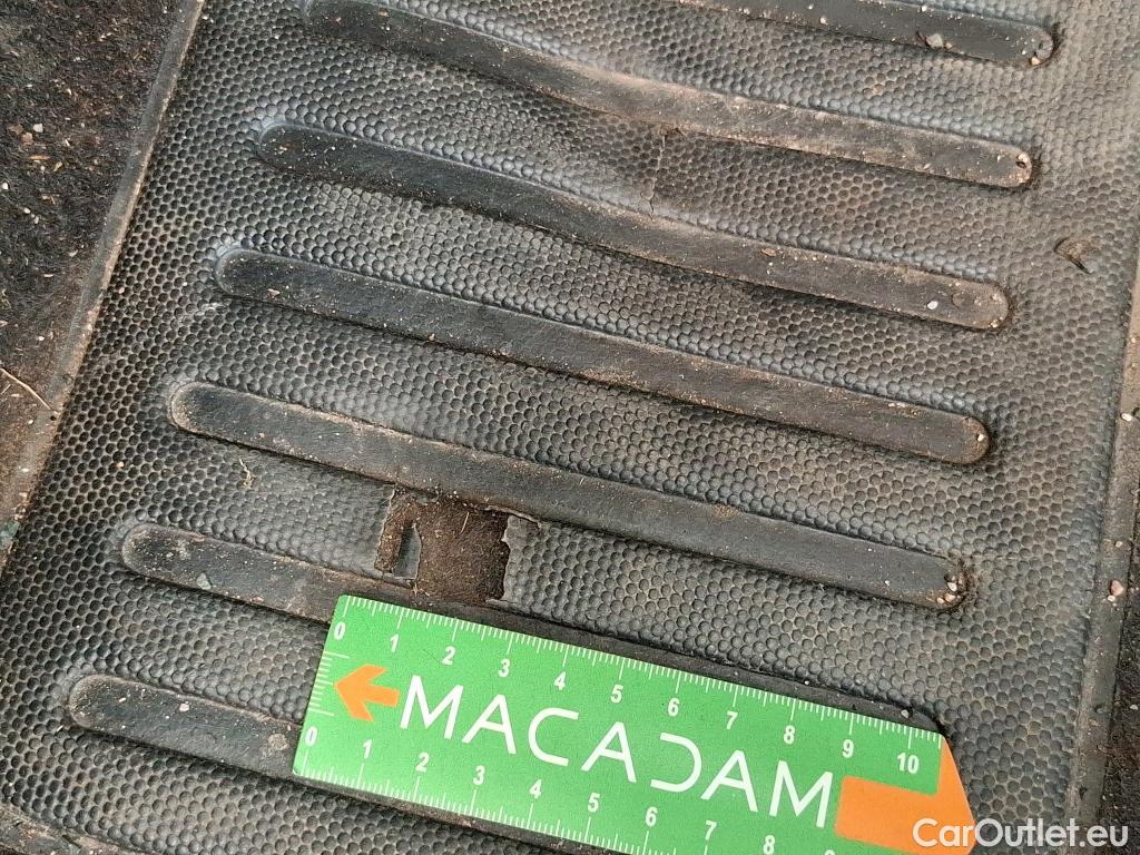  Citroen  C3  Feel Business 1.2 PureTech 80CV BVM5 E6d #4