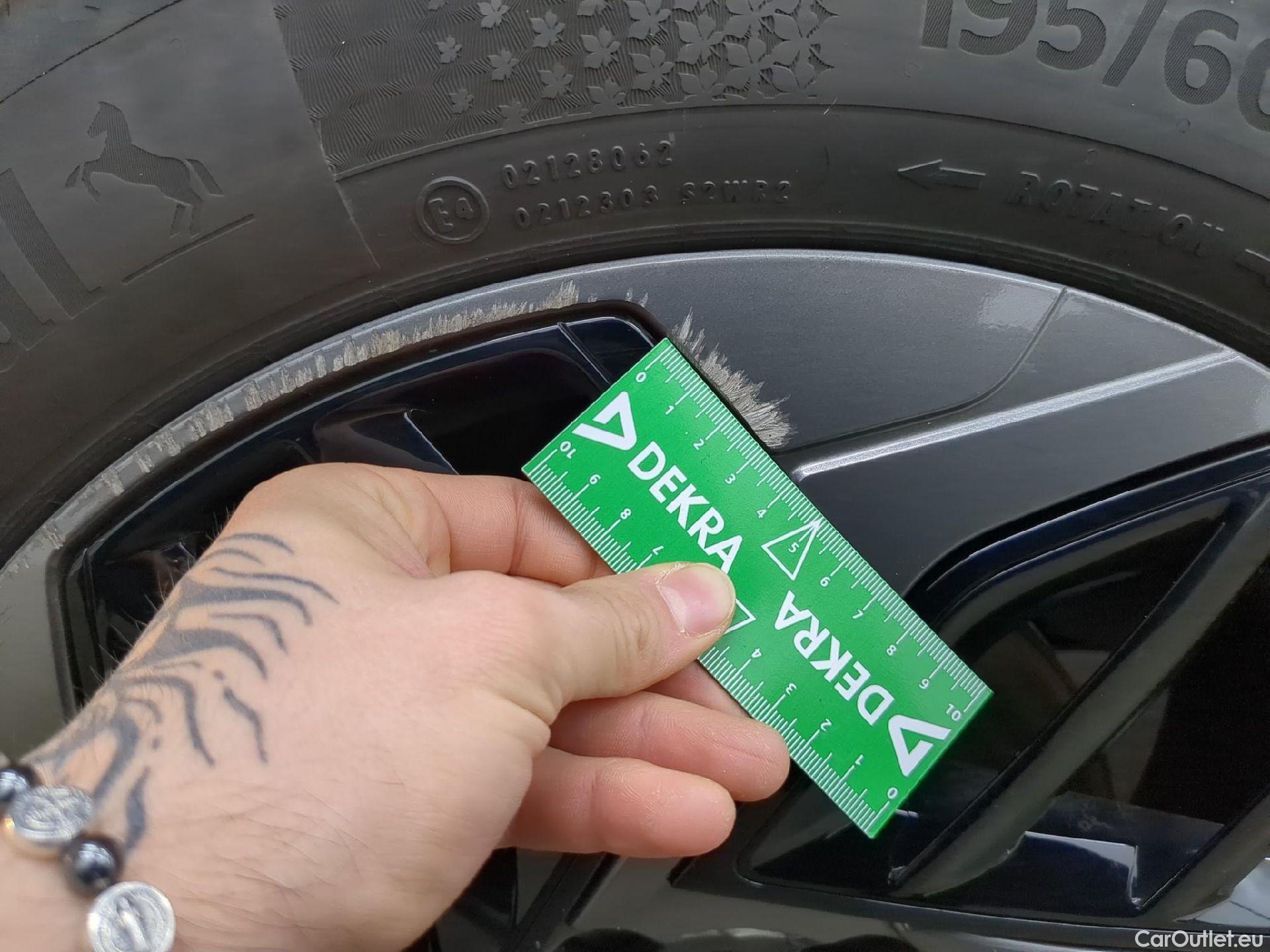  Citroen  C4  X Feel Pack 1.2 PureTech 130CV BVA8 6E #3