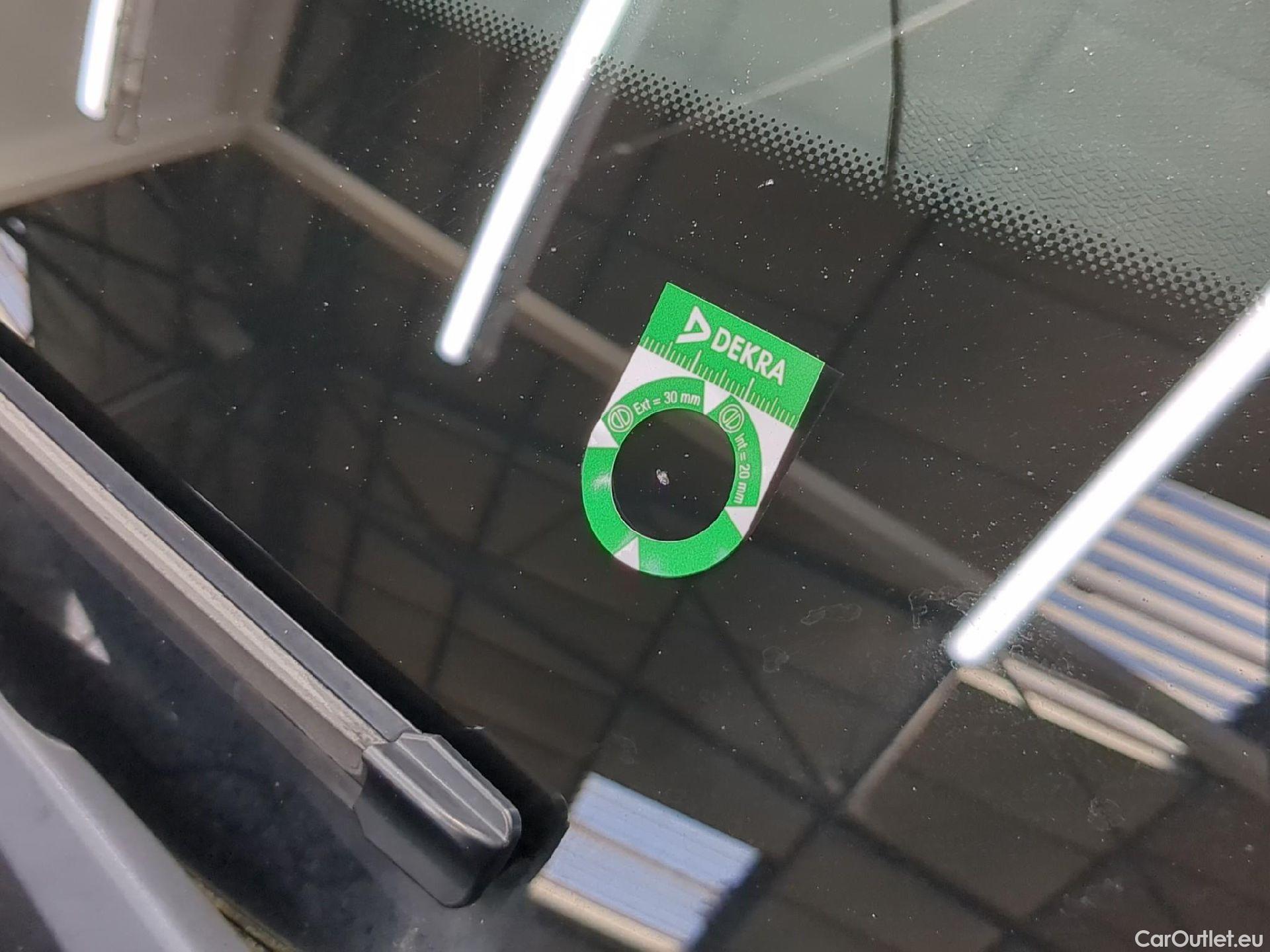  Citroen  C4  Berline Feel 1.2 PureTech 130CV BVA8 E6d #12