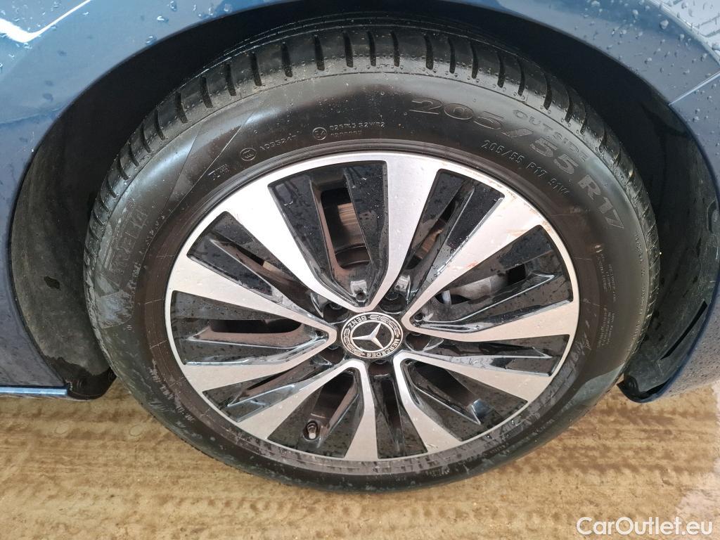  Mercedes  A-Klasse MERCEDES-BENZ Classe A Berline / 2018 / 4P / Berline A 180 Business Line 7G-DCT #4