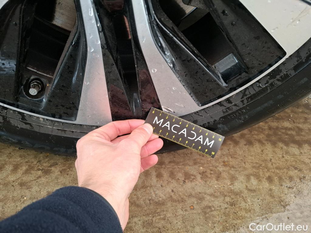  Mercedes  A-Klasse MERCEDES-BENZ Classe A Berline / 2018 / 4P / Berline A 180 Business Line 7G-DCT #9