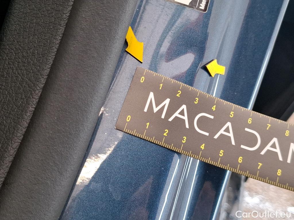  Mercedes  A-Klasse MERCEDES-BENZ Classe A Berline / 2018 / 4P / Berline A 180 Business Line 7G-DCT #18