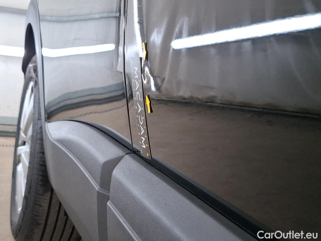  Peugeot  3008  Active Business 1.5 HDi 130CV BVA8 E6d #37