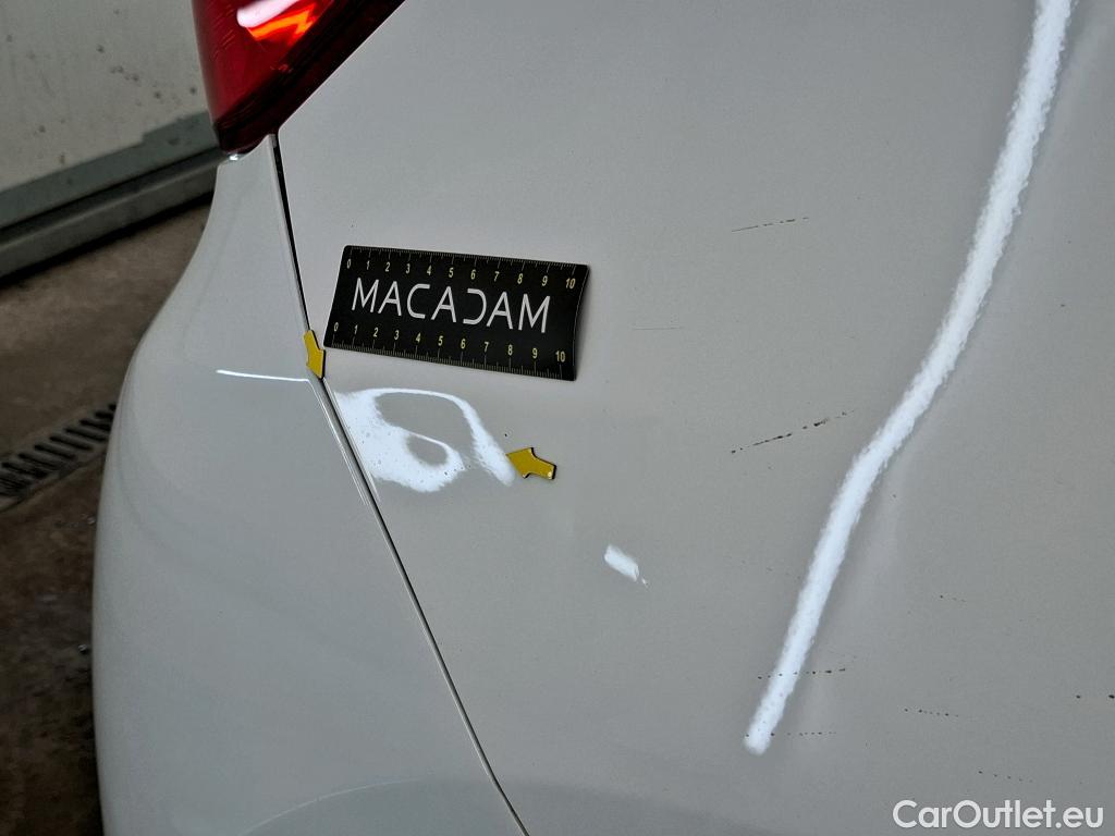  Toyota  Yaris TOYOTA  Hybride 5p Berline 1.5 VVT-I HYBRID France Business #4