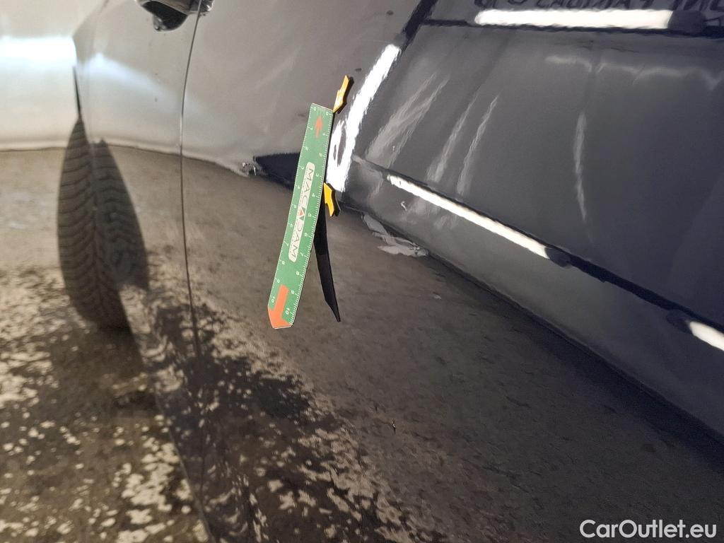  Volkswagen  Golf  VOLKSWAGEN / 2020 / 5P / Berline 1.0 eTSI OPF 110 DSG7 Life Business #9