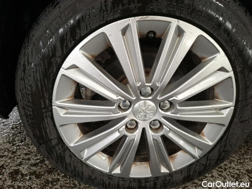  Peugeot  308 PEUGEOT  SW / 2017 / 5P / Break PureTech 110 S&S SW ALLURE #17