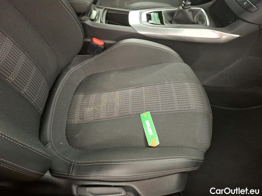  Peugeot  308 PEUGEOT  SW / 2017 / 5P / Break PureTech 110 S&S SW ALLURE #28