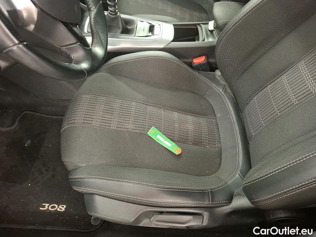  Peugeot  308 PEUGEOT  SW / 2017 / 5P / Break PureTech 110 S&S SW ALLURE #30