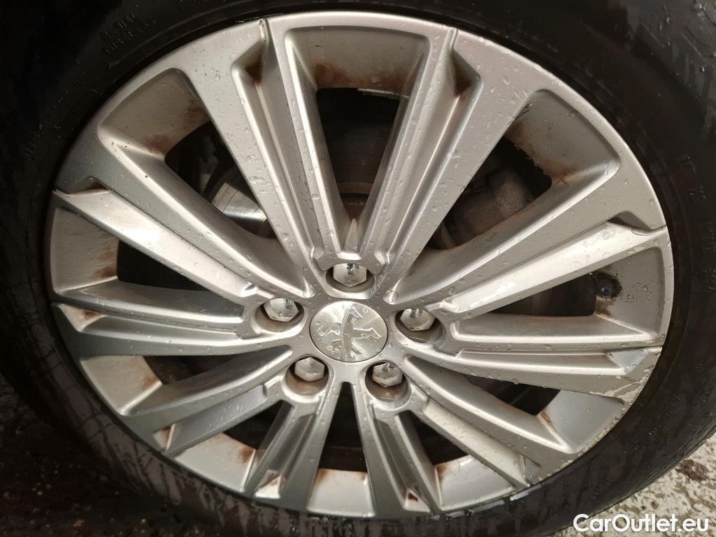  Peugeot  308 PEUGEOT  SW / 2017 / 5P / Break PureTech 110 S&S SW ALLURE #21