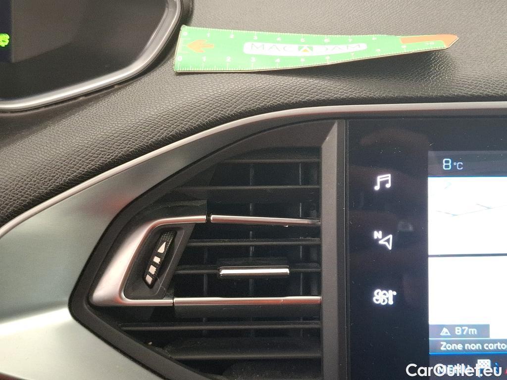  Peugeot  308 PEUGEOT  SW / 2017 / 5P / Break PureTech 110 S&S SW ALLURE #10