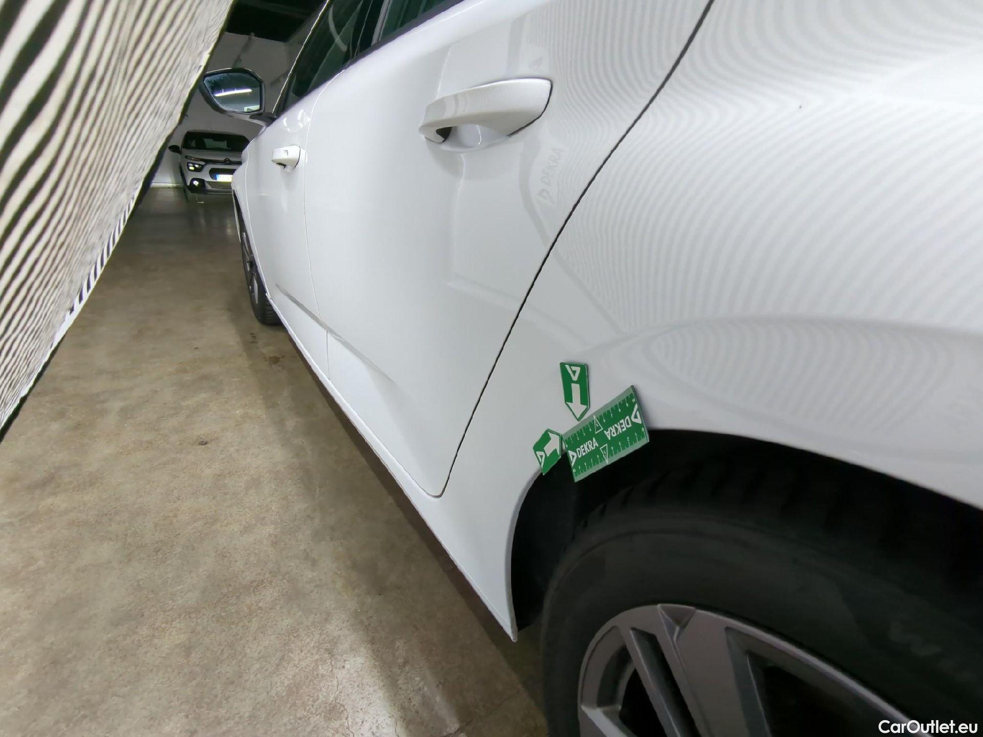  Peugeot  308 PEUGEOT  SW / 2021 / 5P / Break PureTech 130 S&S EAT8 ACTIVE PACK #37