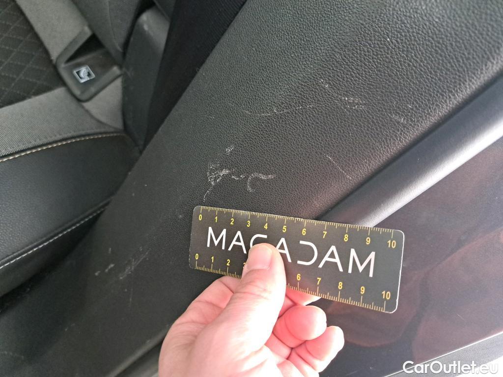  Opel   Grandland X Grandland X Elegance Business 1.5 130CV BVA8 E6d #8