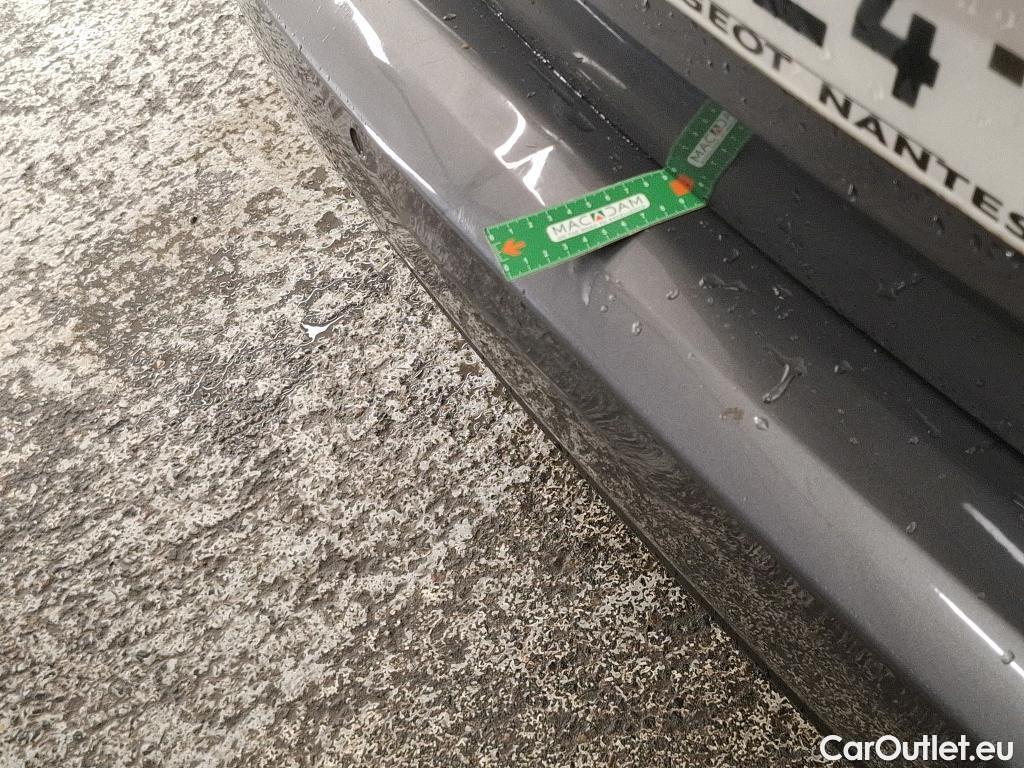  Peugeot  308 PEUGEOT  SW / 2017 / 5P / Break PureTech 110 S&S SW ALLURE #2