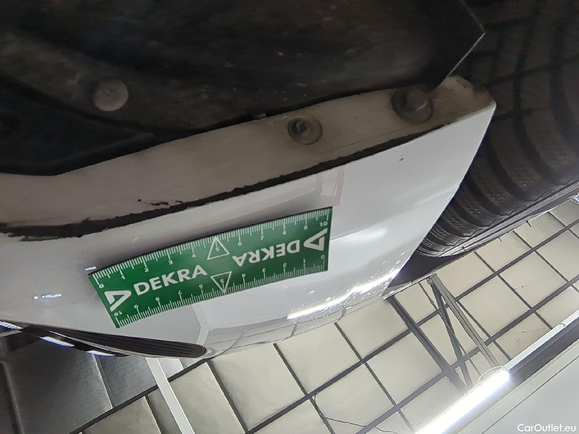  Peugeot  308 PEUGEOT  SW / 2021 / 5P / Break PureTech 130 S&S EAT8 ACTIVE PACK #18