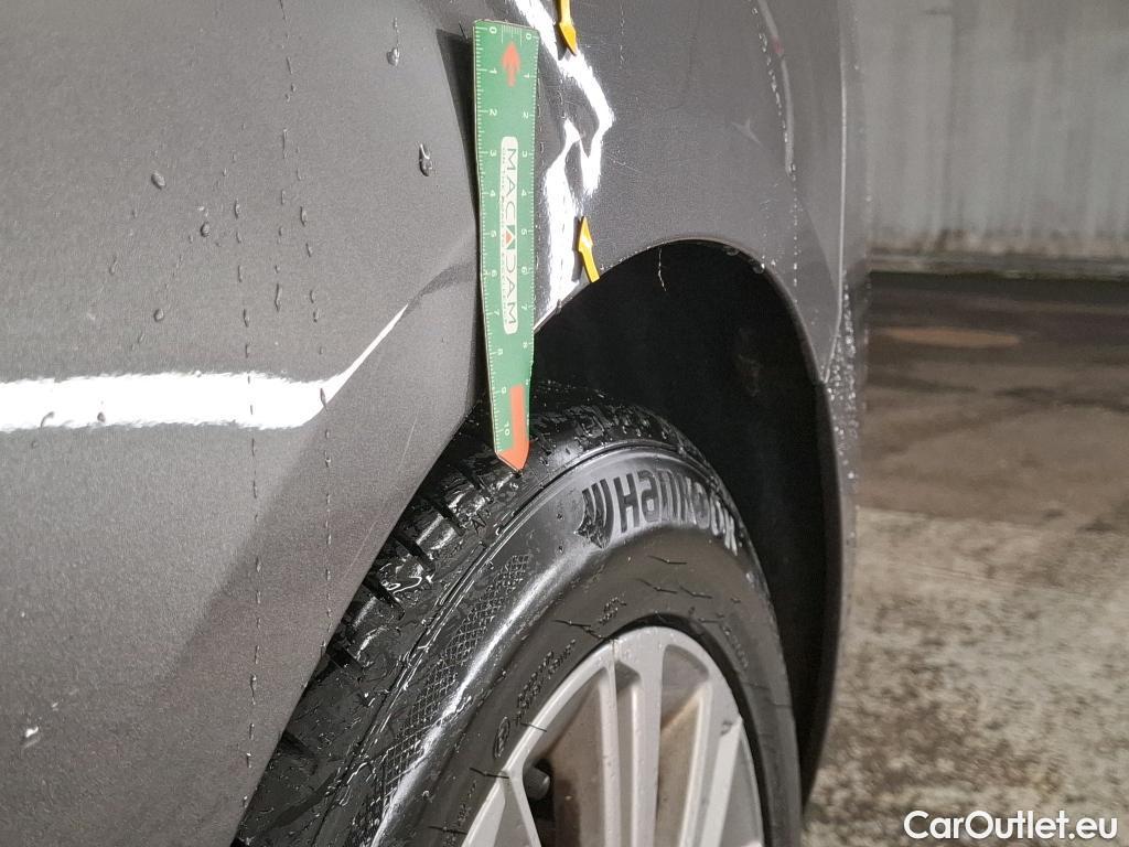  Peugeot  308 PEUGEOT  SW / 2017 / 5P / Break PureTech 110 S&S SW ALLURE #6