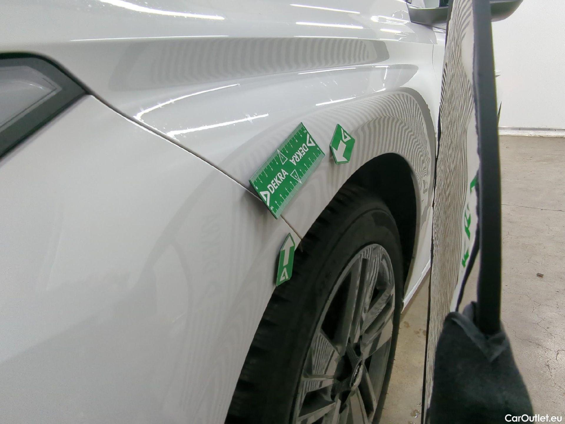  Peugeot  308 PEUGEOT  SW / 2021 / 5P / Break PureTech 130 S&S EAT8 ACTIVE PACK #33