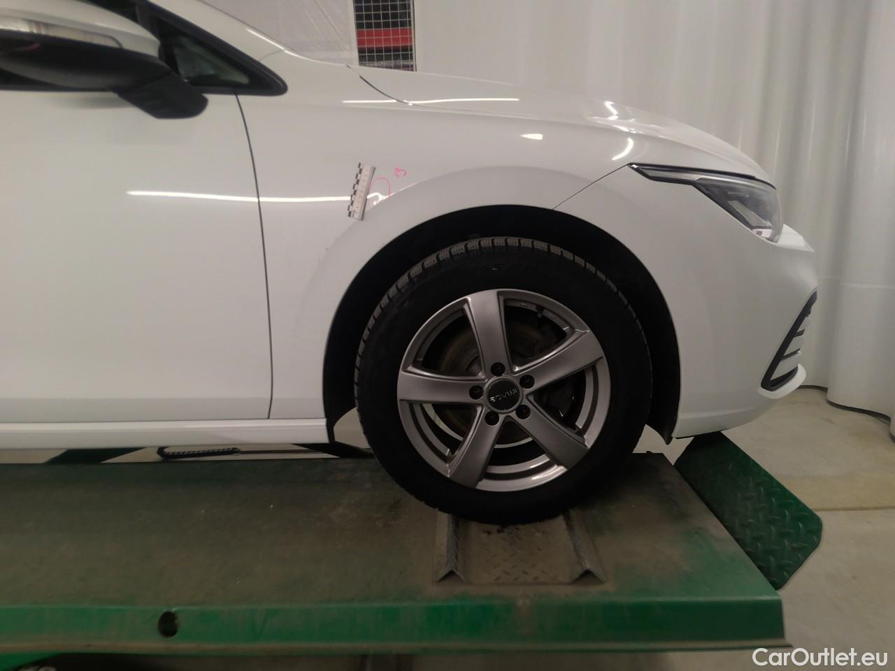  Volkswagen  Golf  SC 1.5 eTSI 131 Aut #4