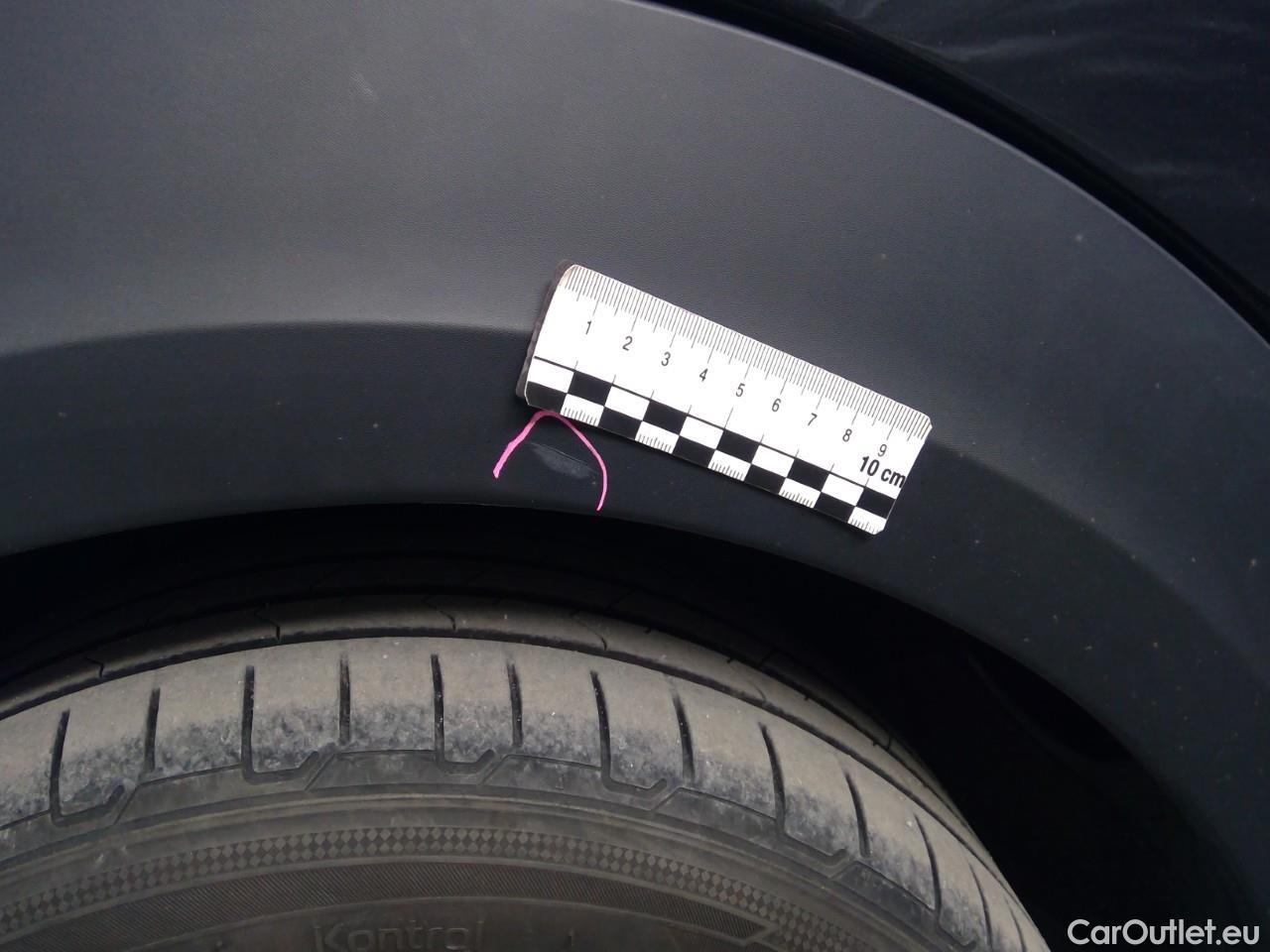  Mini  Mini John Cooper EV SE Essential 3d #1