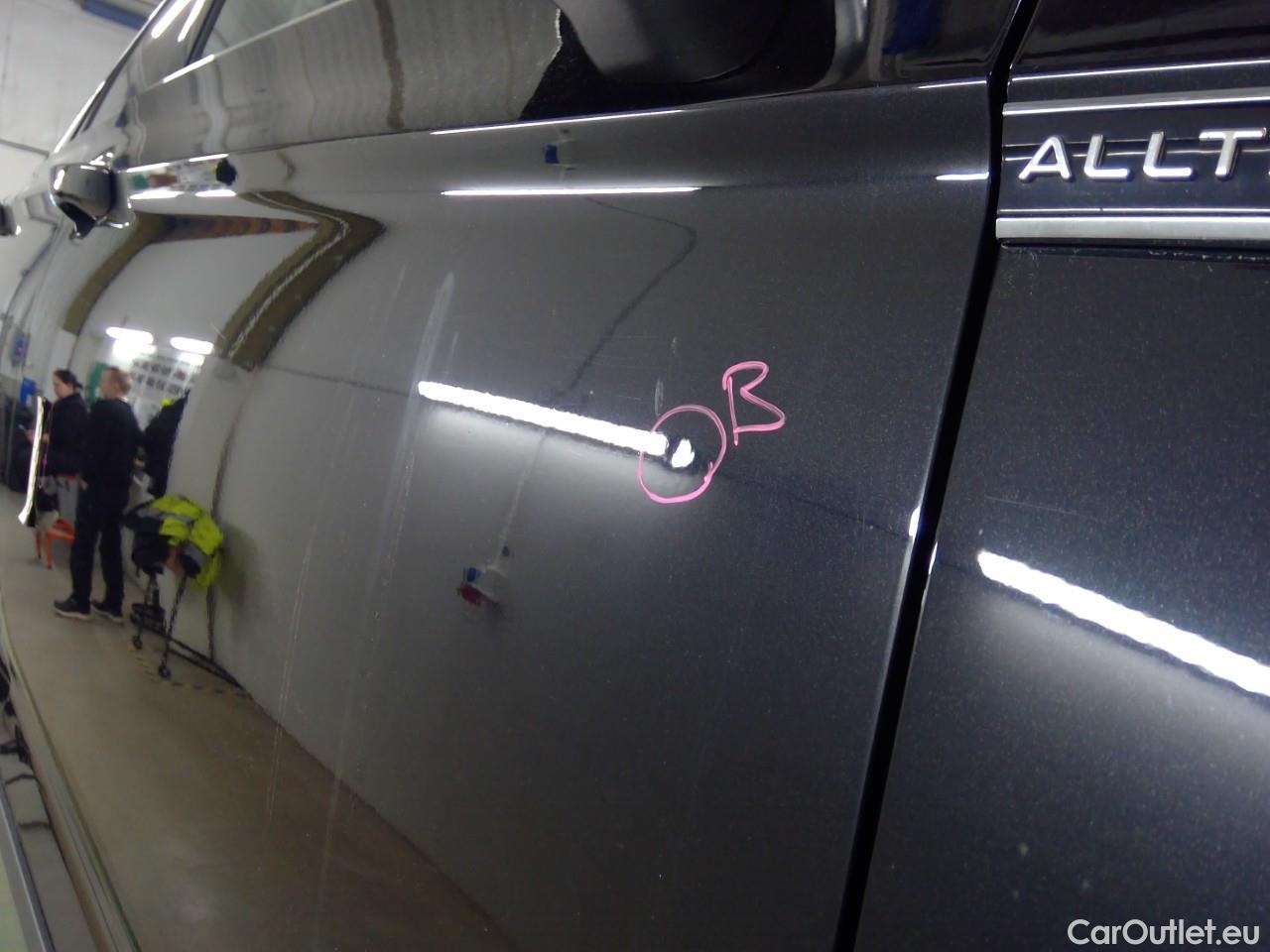  Volkswagen  Passat Pass. All TDI200 ExBuEd 4M Aut #26