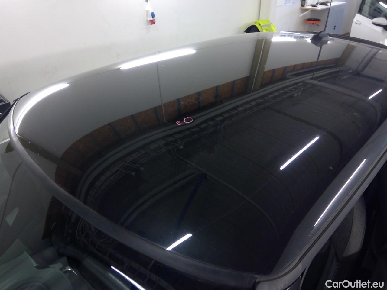  Mini  Mini John Cooper EV SE Essential 3d #15
