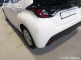 Toyota  Yaris TOYOTA  / 2020 / 5P / BERLINA HYBRID ACTIVE MY24 #58
