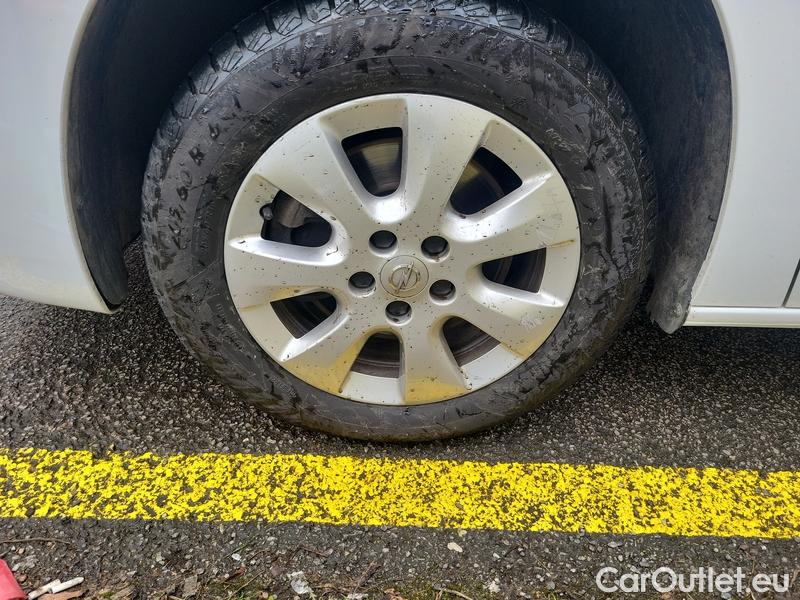  Opel  Combo  Life (E)  (2018) Com.L.1.5D 96 Elegance Plus 5d #4