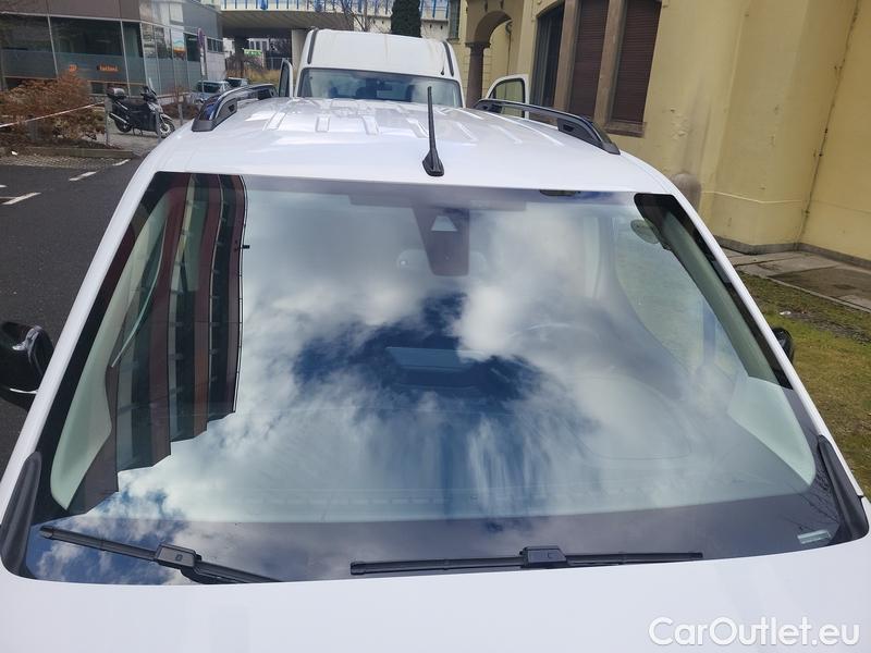  Opel  Combo  Life (E)  (2018) Com.L.1.5D 96 Elegance Plus 5d #1