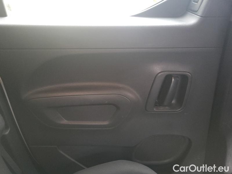  Opel  Combo  Life (E)  (2018) Com.L.1.5D 96 Elegance Plus 5d #13